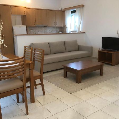 Politia Villas Каристос Екстериор снимка