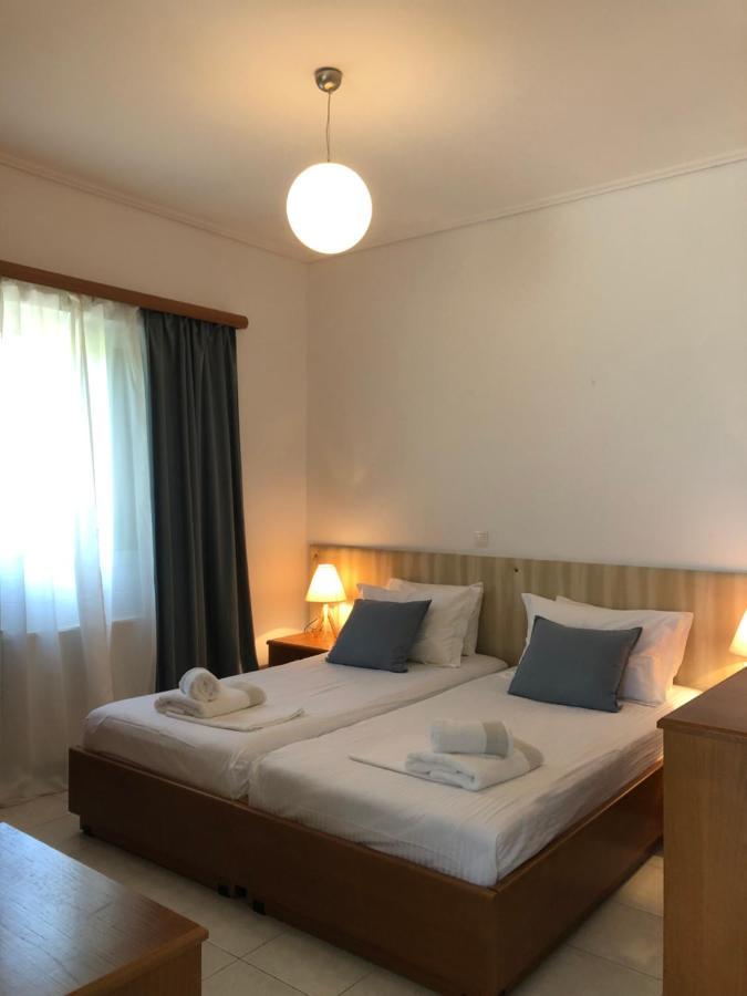 Politia Villas Каристос Екстериор снимка