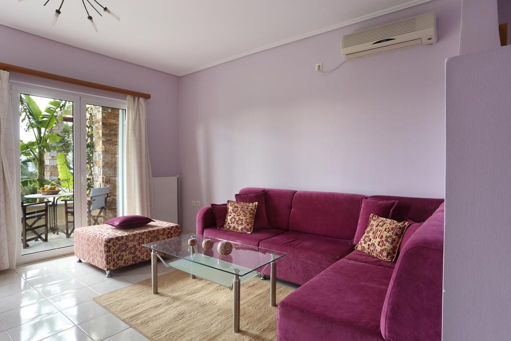 Politia Villas Каристос Екстериор снимка