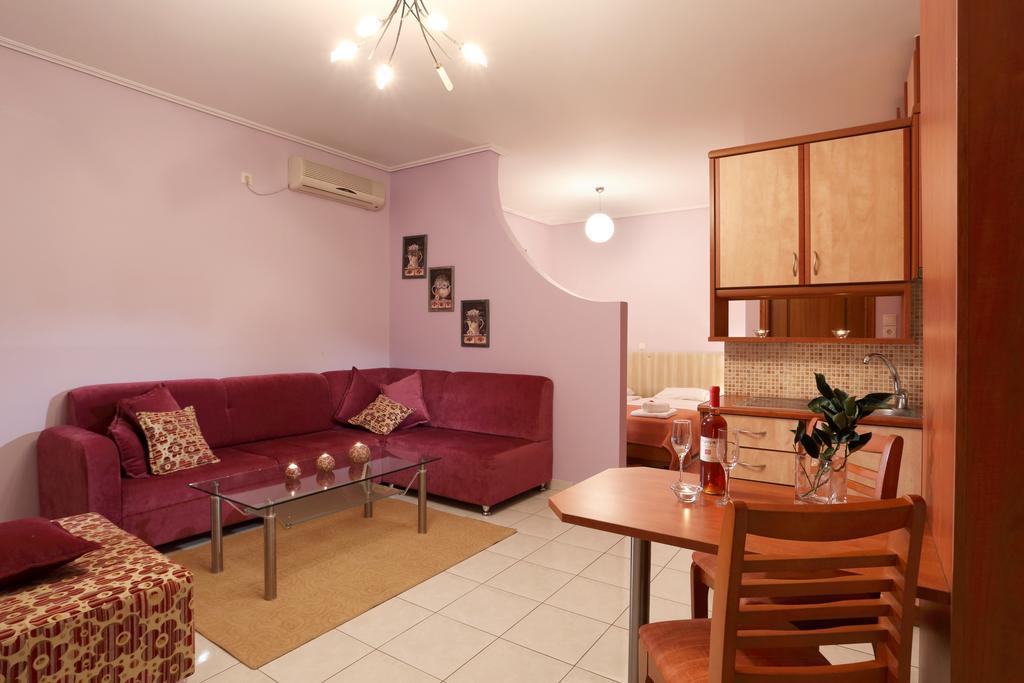 Politia Villas Каристос Стая снимка