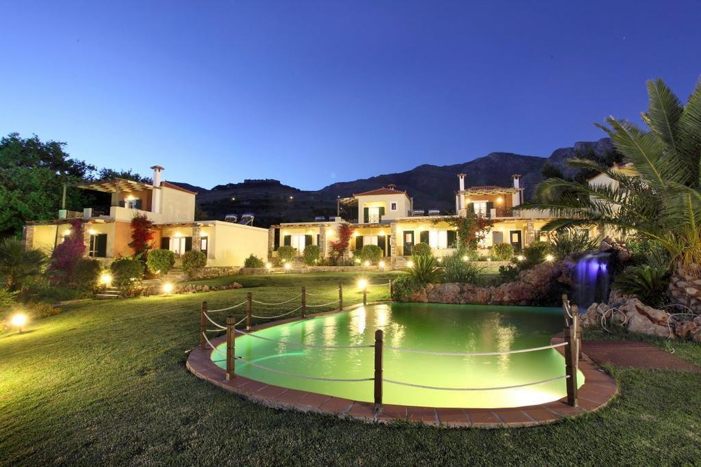 Politia Villas Каристос Екстериор снимка